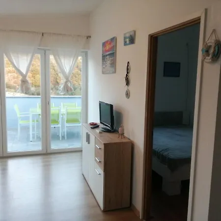 Sea View 1-bedroom Long Island * Sali
