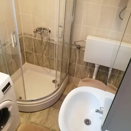 Sea View 1-bedroom Long Island *